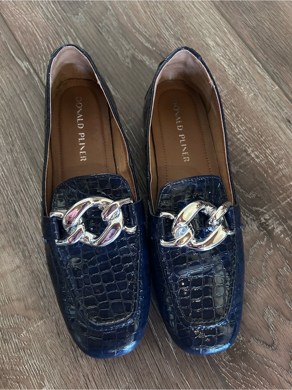 Donald J. Pliner Navy Croc-Embossed Leather Loafers with Silver Chain Size 8